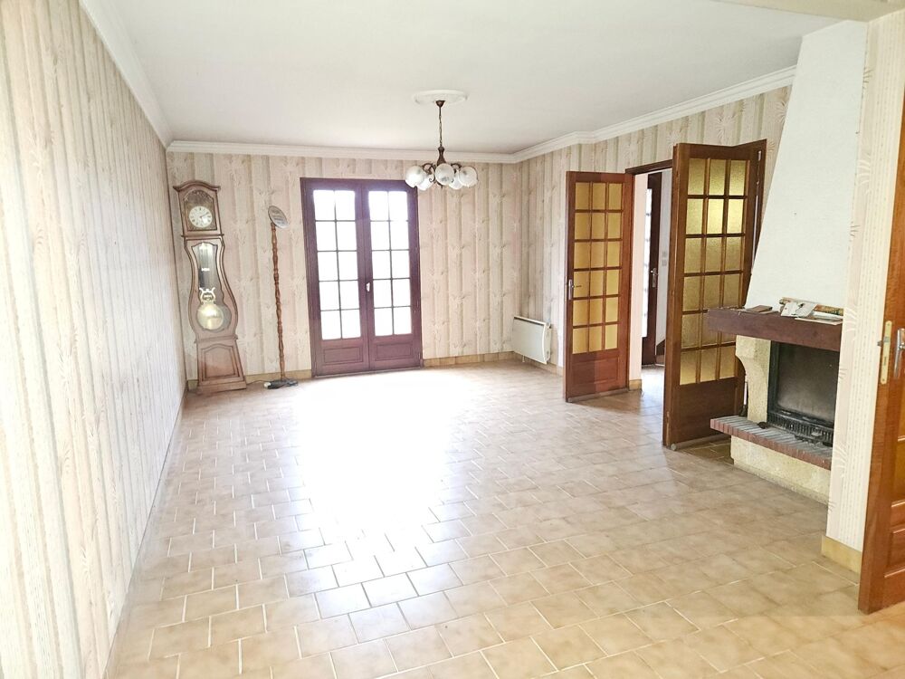 Une maison fonctionnelle, baignée de lumière, pensée pour le quotidien.
