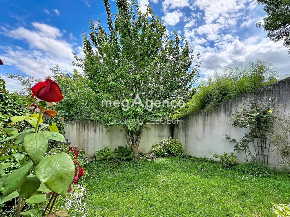 AULNAY-SUR-MAULDRE  MAISON EN PIERRE DE CHARME AVEC JARDIN, TERRASSE ET CAVES VOÛTÉES