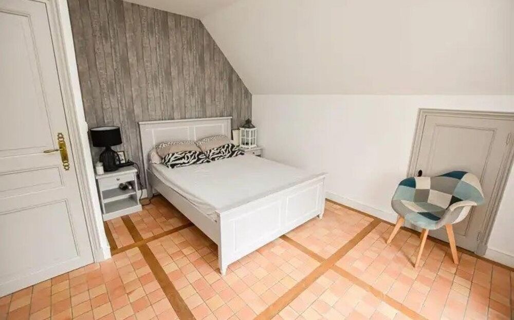 Vente Maison MAISON SPACIEUSE SUR UN TERRAIN DE 4548 METRE CARREE DONT UNE PARTIE CONSTRUCTIBLE Parce-sur-sarthe