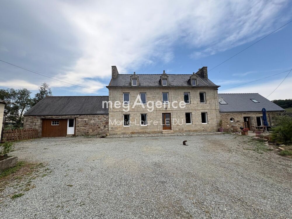 Vente Maison Maison de caractere avec dépendances sur terrain 18500m² environ Plouegat-moysan