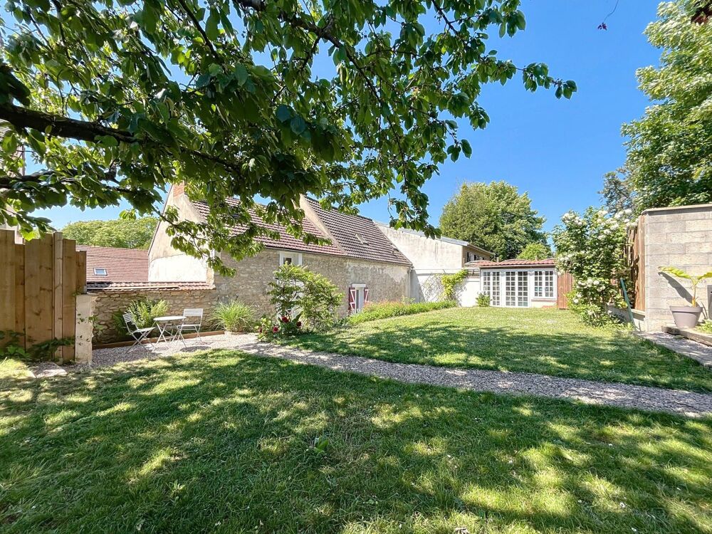 Brueil-en-Vexin  maison en pierre rénovée, jardin et 60 m² de potentiel supplémentaire