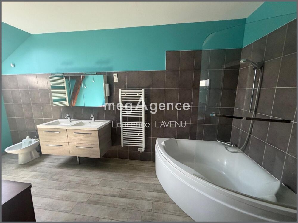 Vente Appartement Maison familiale en centre ville avec jardin Argenton-sur-creuse