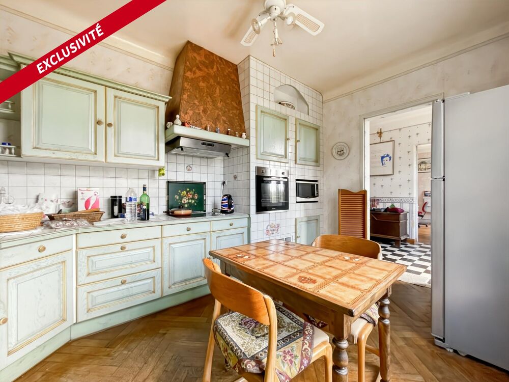 MAISON BOURGEOISE EN PIERRE DE MEULIÈRE - 300 M²