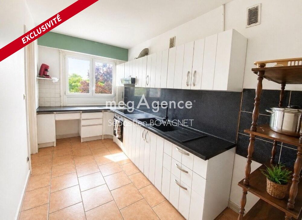 Appartement 3 Chambres  92 m²  Balcon