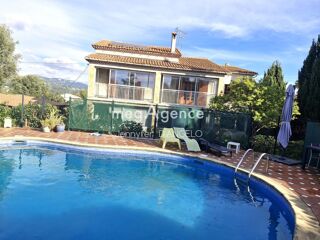  Maison � vendre 8 pi�ces 234 m�