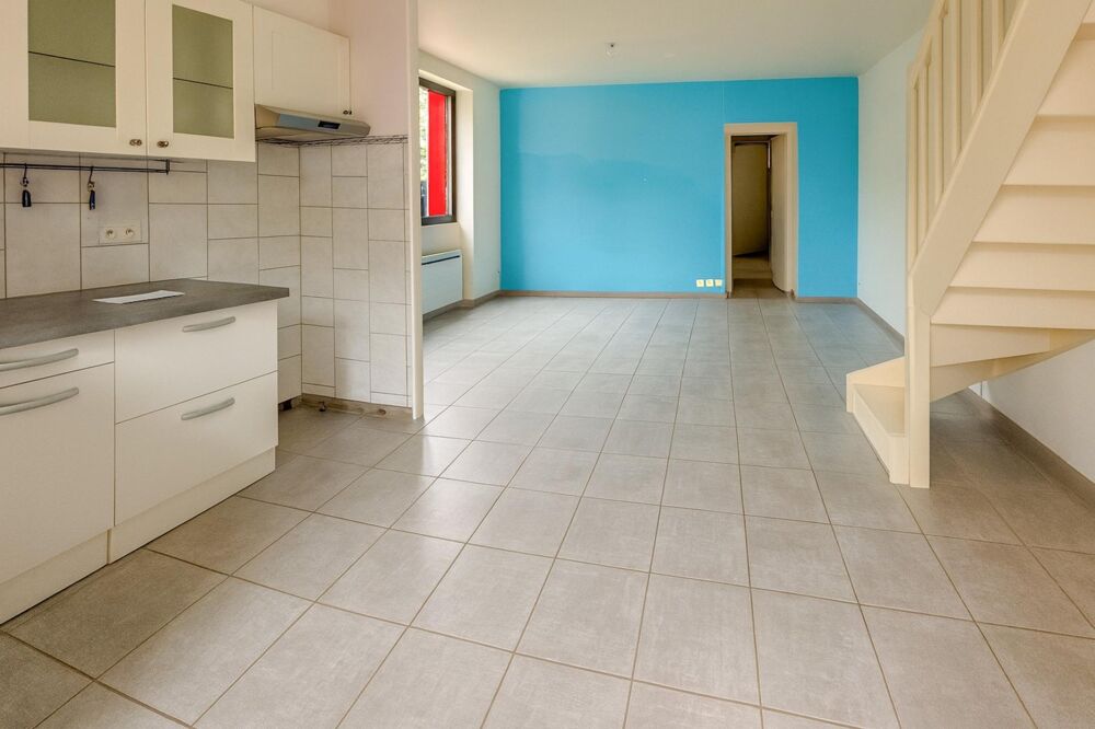 Vente Maison Maison de bourg 62m�- 2 chambres- Garage- COUR Champagne