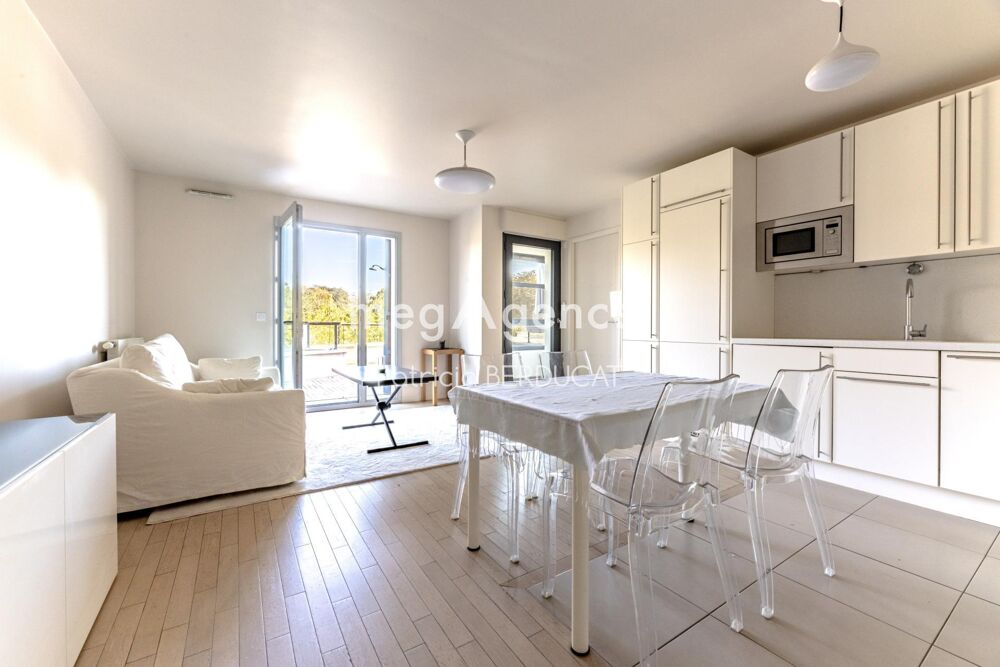 GRAND 2 PIECES 51m² FACE AU BOIS DE VINCENNES avec TERRASSE 25m²