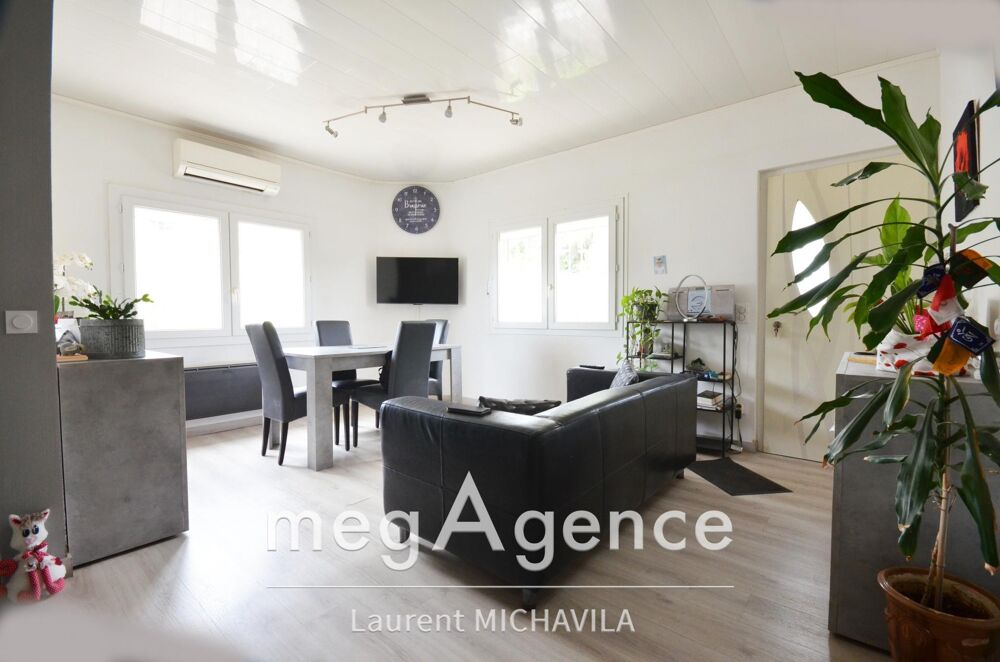 Villa 4 faces de 63m2 sur une parcelle de 404m2 avec piscine et garage