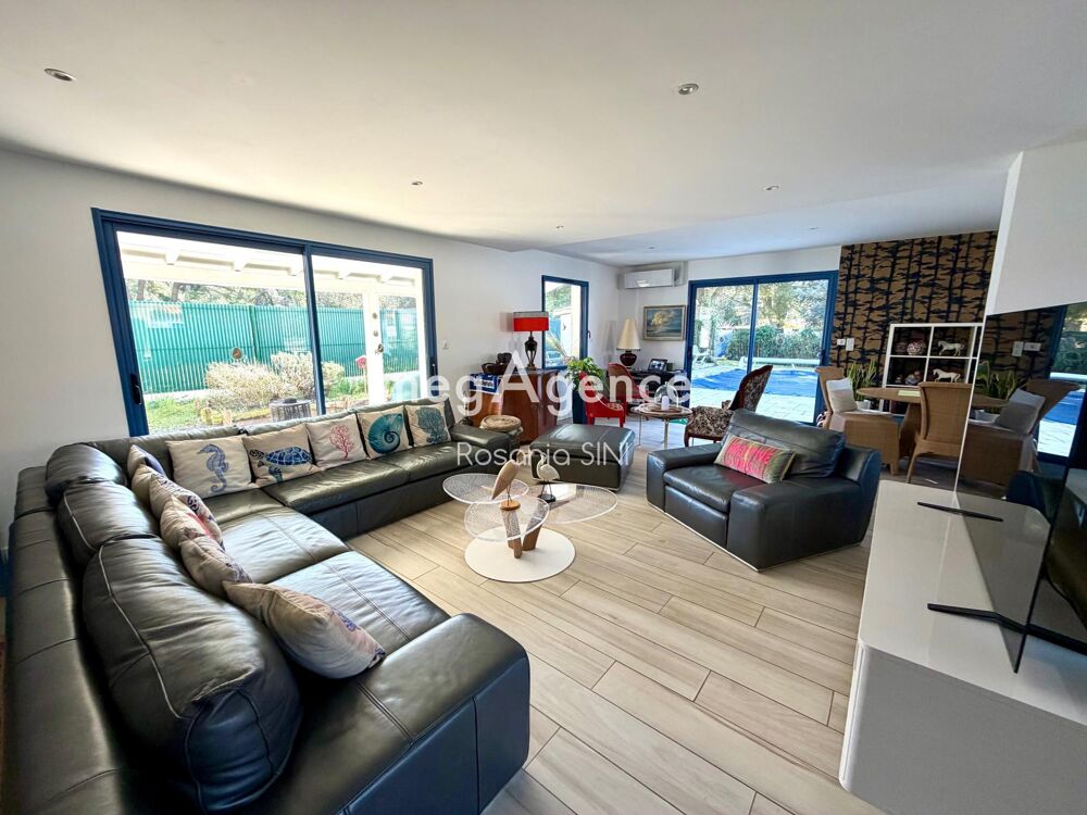Maison 223 m²  4 suites parentales  Plage à pied