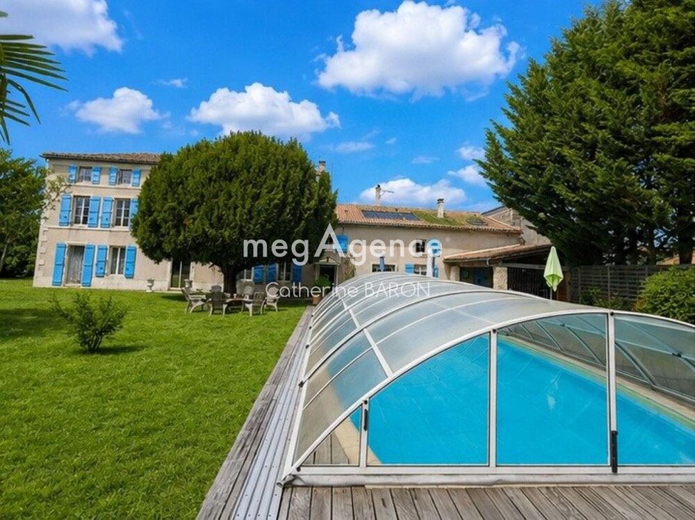 Vente Maison Élégante propriété de caractère avec 2 gîtes indépendants, piscine chauffée Beauvoir-sur-niort