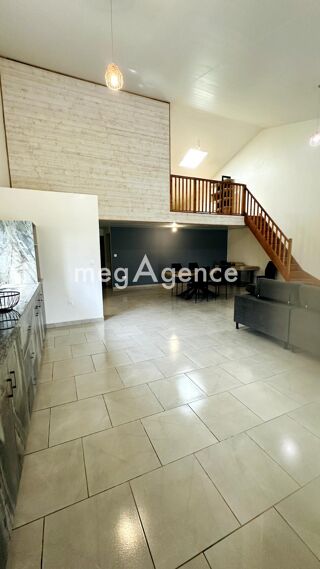  Maison � vendre 4 pi�ces 220 m�