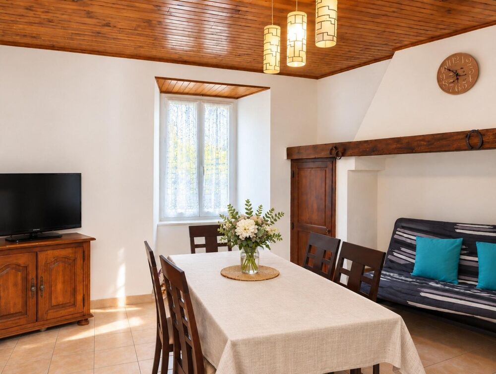 Maison avec jardin  2 chambres  calme + proche rivière