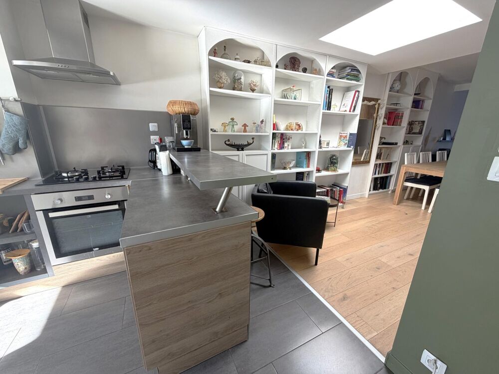 Vente Maison Maison ancienne avec 3 chambres, buanderie, garage double, parking et jardin Wambrechies