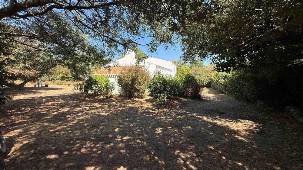 Vente Maison Saint Sauveur, les Martinières Au calme, au fond d'une impasse et en bordure d'une zone naturelle L' ile-d'yeu