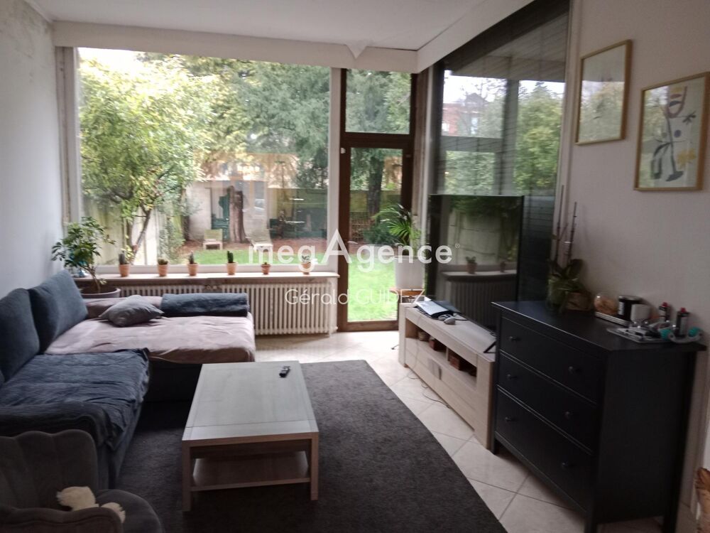 A DOUAI, Magnifique maison d'architecte de 230 m2 habitables avec 6 chambres proche centre et gare, classée B, avec beau jardin