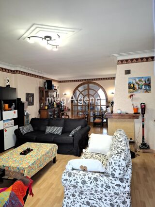 Maison 7 pièces 220 m² · à Aureilhan · 220 m² · 270 000 €