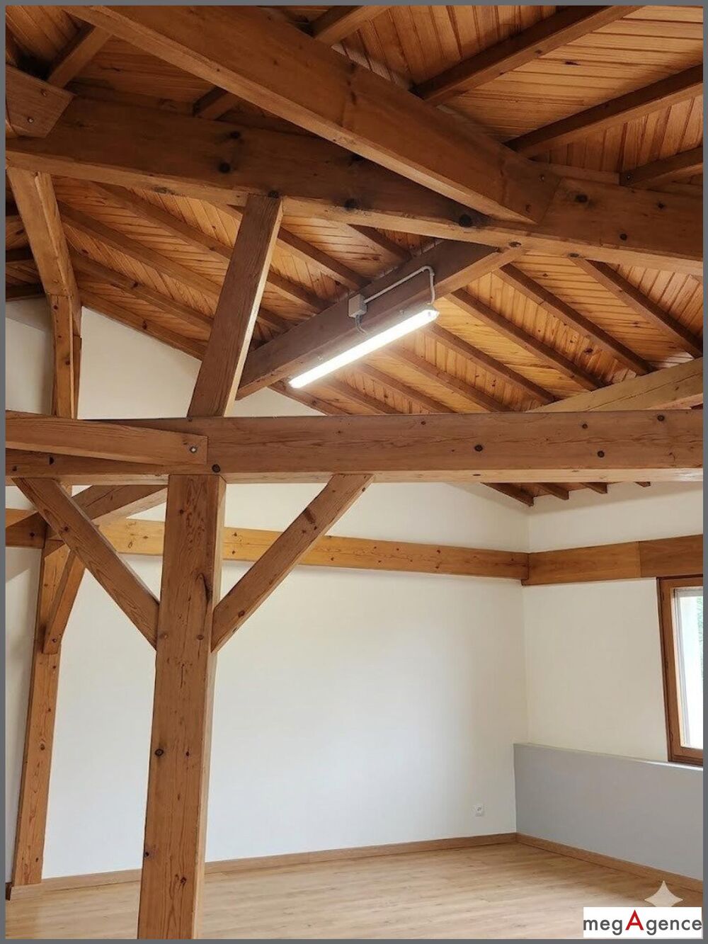 Vente Immeuble Bâtiment Polyvalent de 429 m² Nere