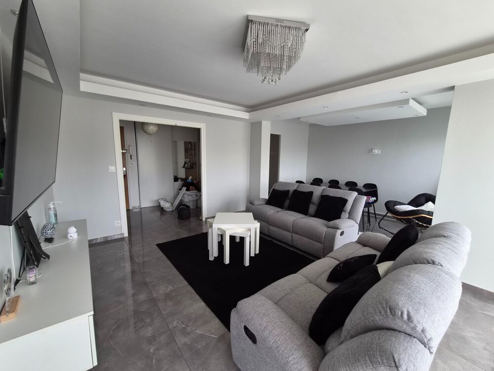 Grand appartement rénové avec balcons et suite parentale