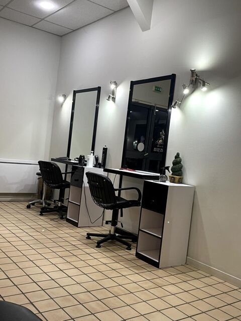   Oisemont : Cause retraite, salon de coiffure pleine activité. 