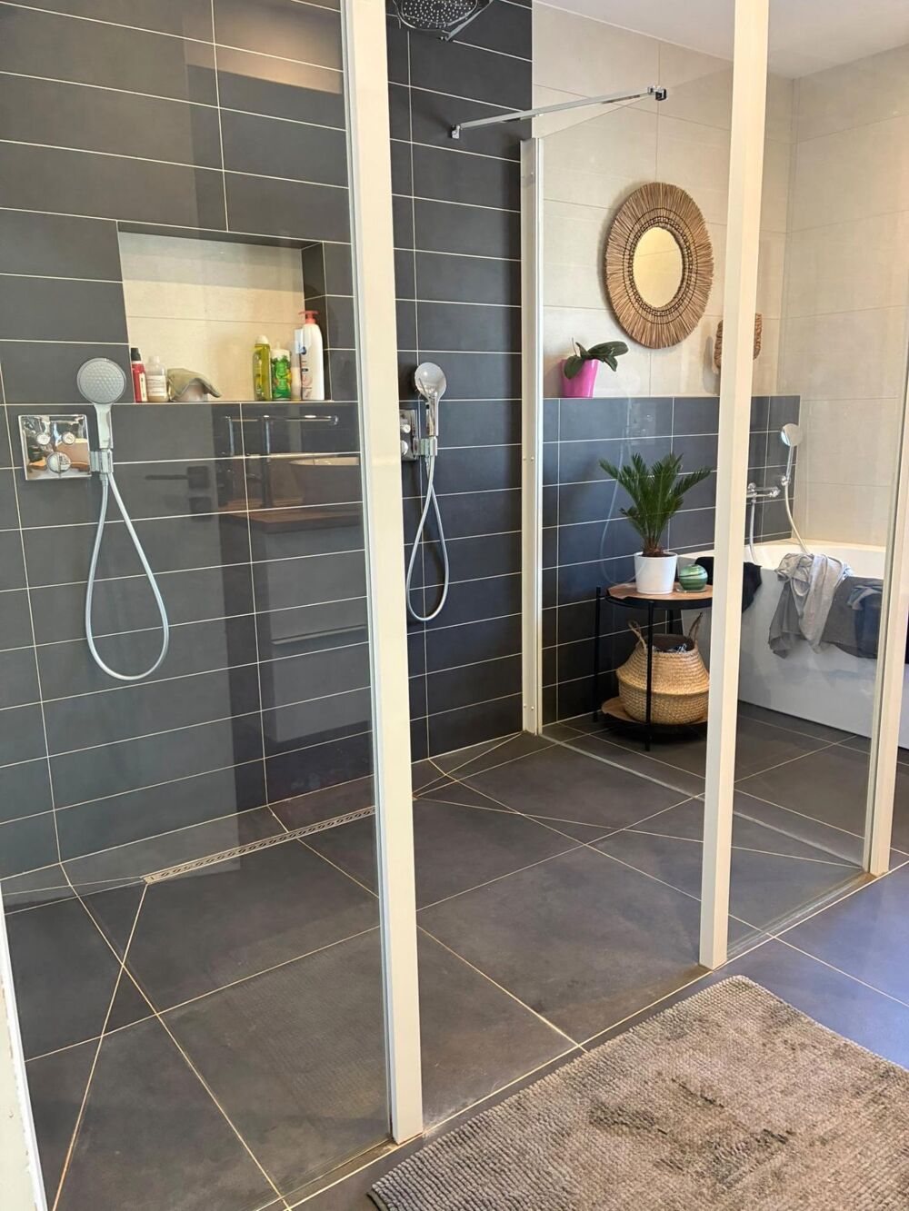 Toulouse , villa de charme contemporaine de 173m² sur une parcelle de 1000m² avec piscine .