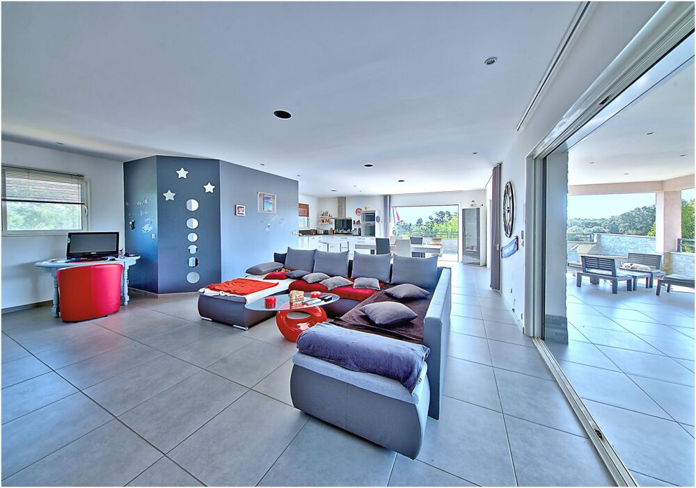 Vente Maison Magnifique Villa intimiste avec piscine chauffée. Solaro