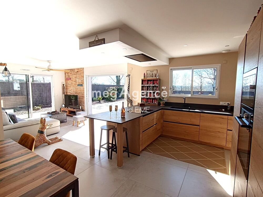 5 Pièces, 3 chambres, 104 m2, piscine, AIZENAY