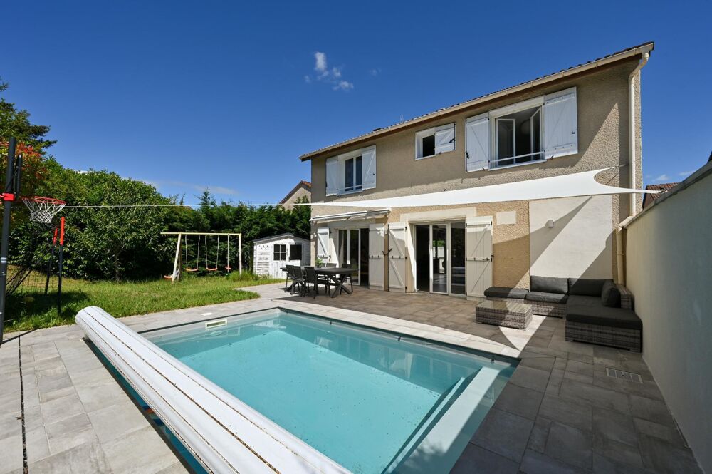 Maison individuelle avec piscine coeur de village