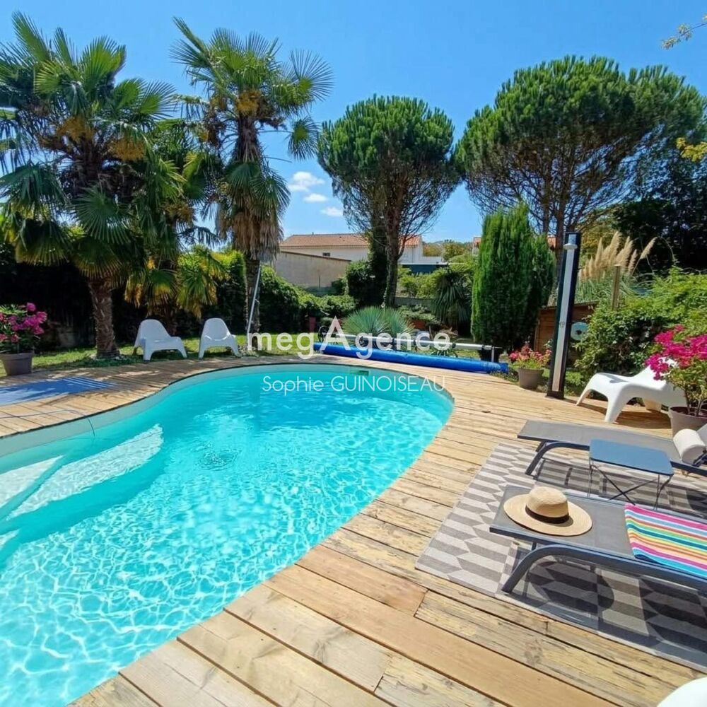 Vente Maison CHOLET – MAISON FAMILIALE AVEC PISCINE, JARDIN ET GARAGE. Cholet