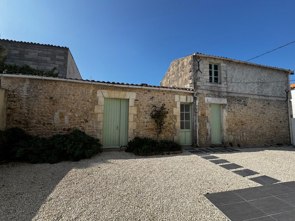 BOURCEFRANC, MAISON EN PIERRE RENOVEE de 89m² + DEPENDANCES