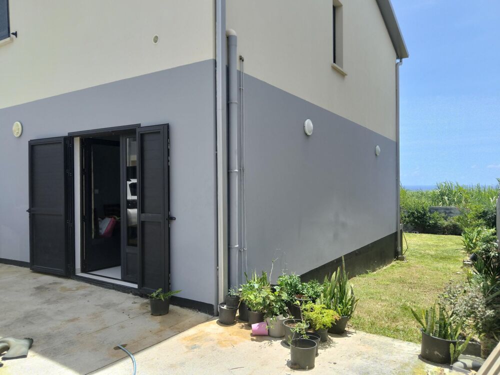 Vente Maison Dans la commune de Sainte-Marie, villa récente de 135 m 2 habitables, type T5, 4 chambres, sur deux niveaux sur une parcelle de Sainte-marie