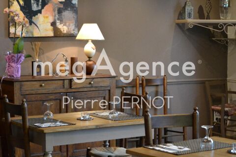   Immeuble avec Café Restaurant et chambres d'hôtes en Vallée du Tarn 