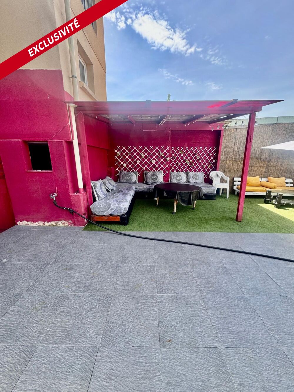 ? LE CHAMBON-FEUGEROLLES  Grande maison familiale de 218 m² avec fort potentiel