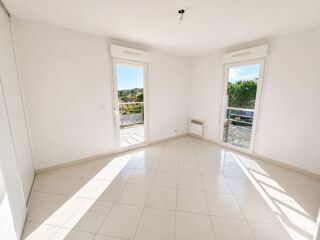 Vente Appartement À vendre – T2 50m2 terrasse - parking Fréjus 83600 Frejus