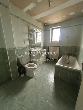  Immeuble à vendre 185 m²