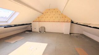 Vente Maison Opportunité à saisir ! Maison 3 chambres à 10 minutes à pied du métro Croix