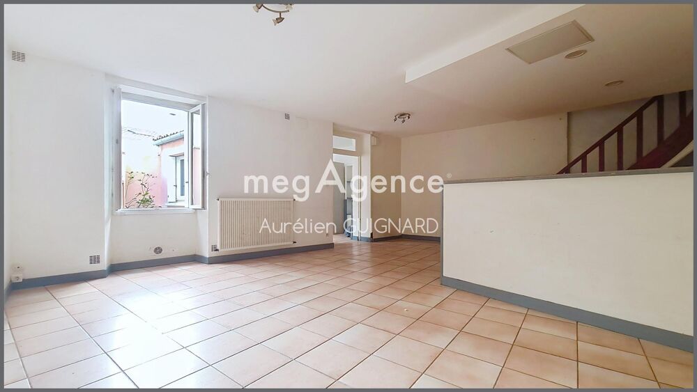 Vente Maison 3 chambres, beaux volumes à vivre, petit exterieur Bressuire