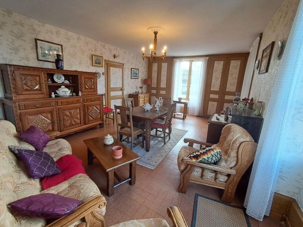 Vente Maison Maison de bourg sur 1000 m2 de terrain avec double garage indépendant Le breil-sur-merize