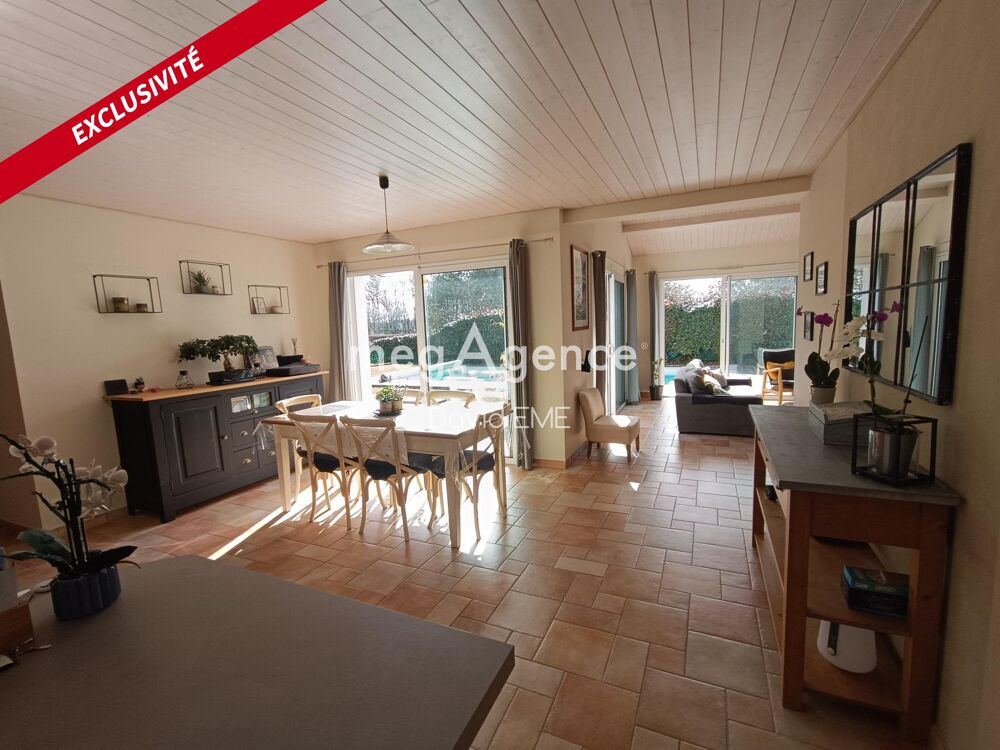 6 Pièces, 147 m2, 4 chambres, piscine, VENANSAULT
