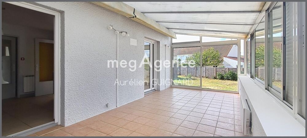 3 Chambres et 1 bureau. Bel espace en pelouse.