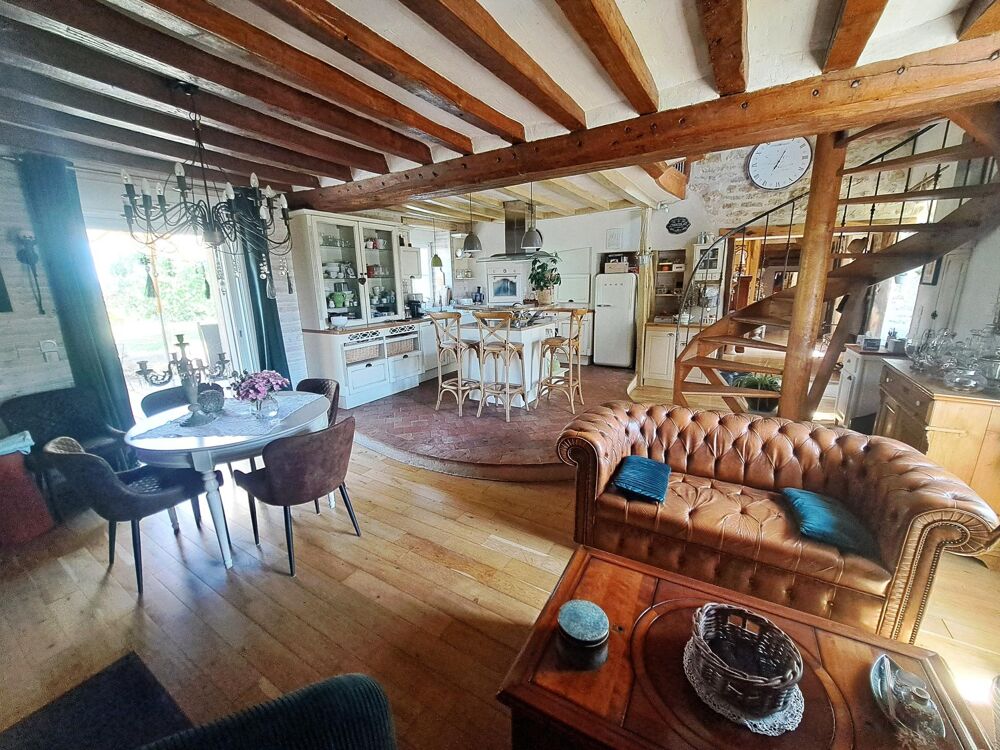 Au calme, longère rénovée, Gîte, dépendances, piscine