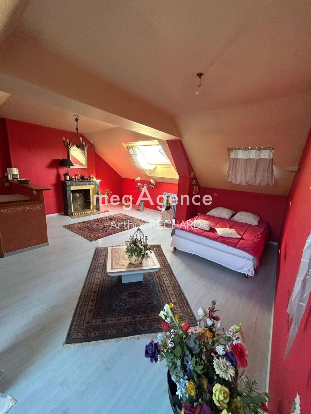 Mancelle traditionnelle de 180m² en plein Centre-ville du Mans avec Patio et Terrasse