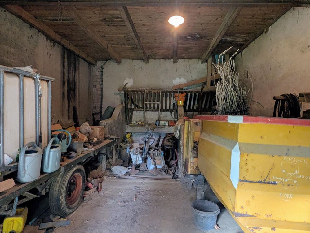 Vente Parking/Garage Vaste b�timent avec jardin Rieux-en-val