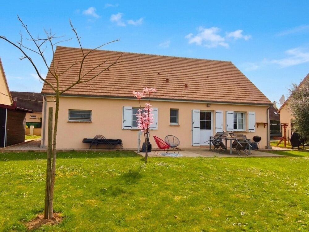 Maison 4 pièces 100 m² · à Sainte-Sabine-sur-Longève · 100 m² · 179 990 €