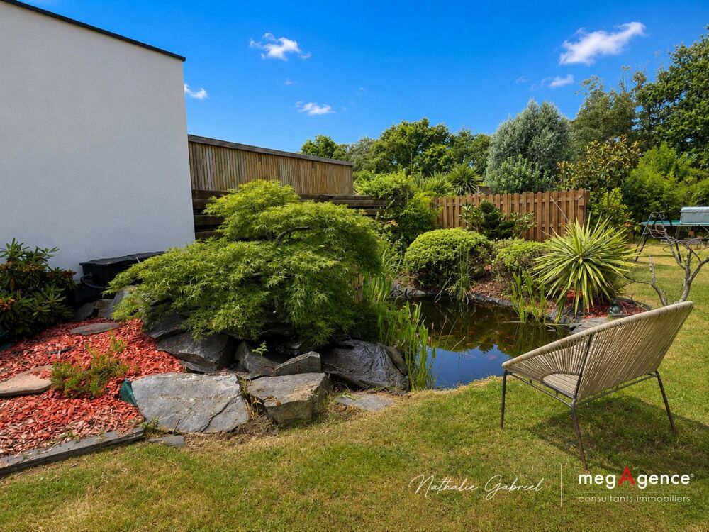Une parenthèse de sérénité à 10 minutes d'Angers : villa d'architecte sur jardin d'exception de plus de 800 m2