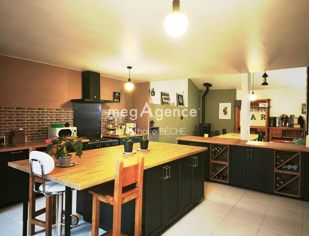 LONGERE RENOVEE à MARCILLAC