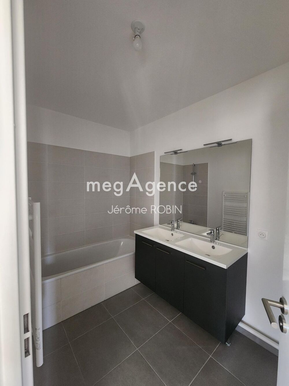 Vente Appartement T4 Duplex Lumineux avec Terrasse et Parking à Floirac (33270) Floirac