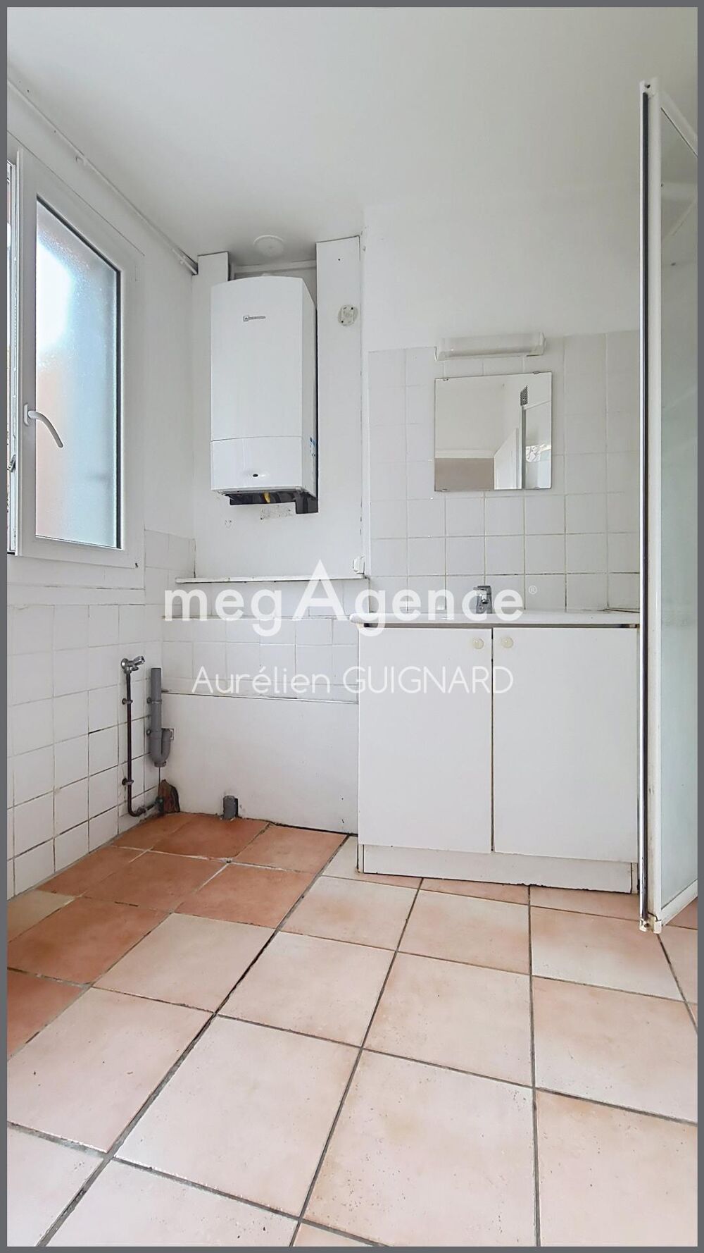 Vente Maison 3 chambres, beaux volumes à vivre, petit exterieur Bressuire