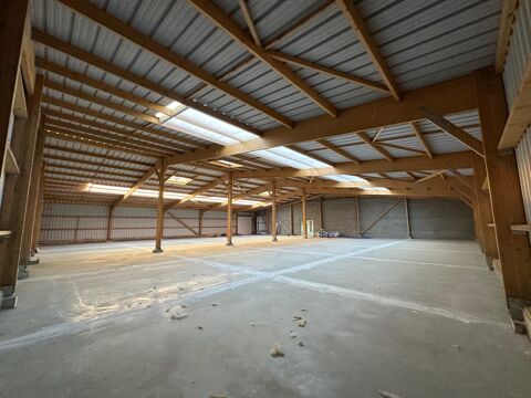   Bâtiment de 1800 m2 construit en 2023 sur un terrain de 6924 m2 