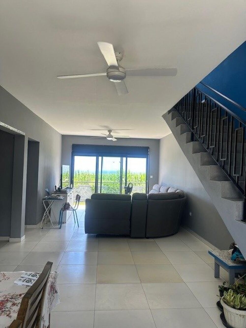 Vente Maison Dans la commune de Sainte-Marie, villa récente de 135 m 2 habitables, type T5, 4 chambres, sur deux niveaux sur une parcelle de Sainte-marie