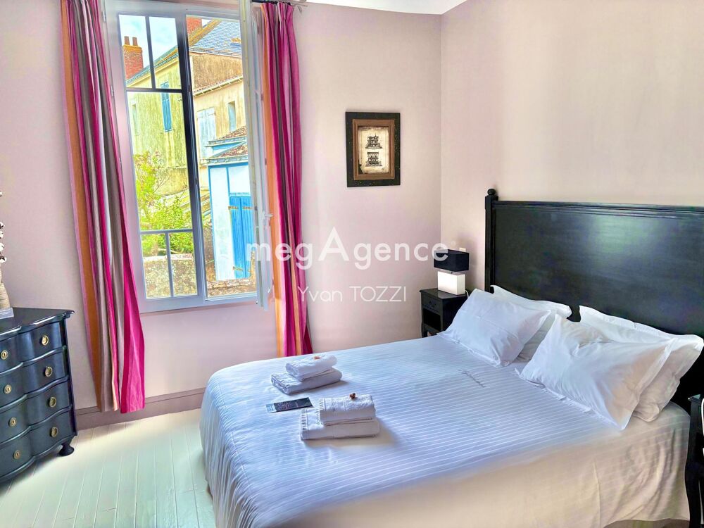 Vente Maison Chambre d'hôtes vue latérale Mer quartier St Pierre. Les sables-d'olonne